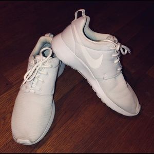 Rosche One White Nike SZ 8